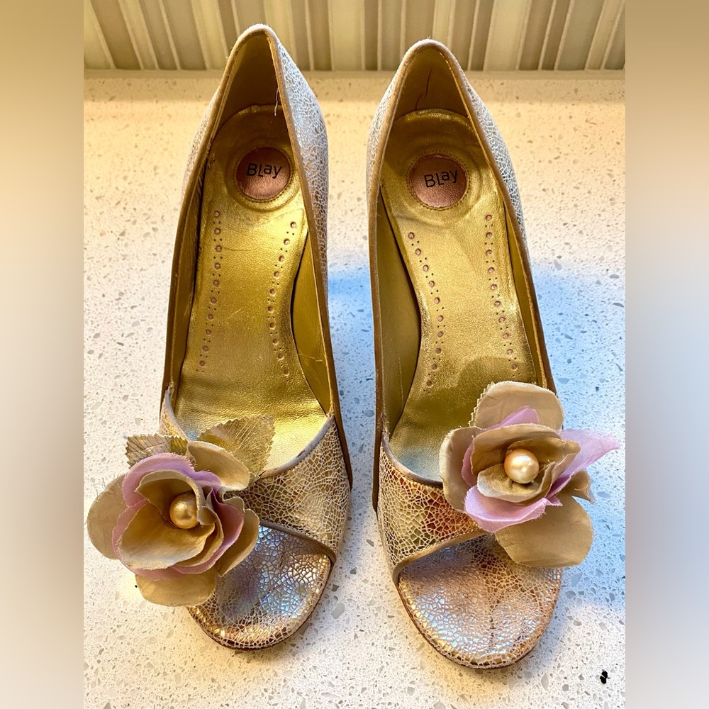 Blay for Anthropologie Peep Toe Gold Heel, Size 9.5